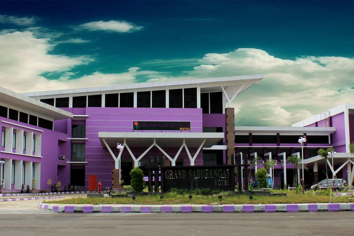 Kyriad Sadurengas Hotel Tanah Grogot Buitenkant foto