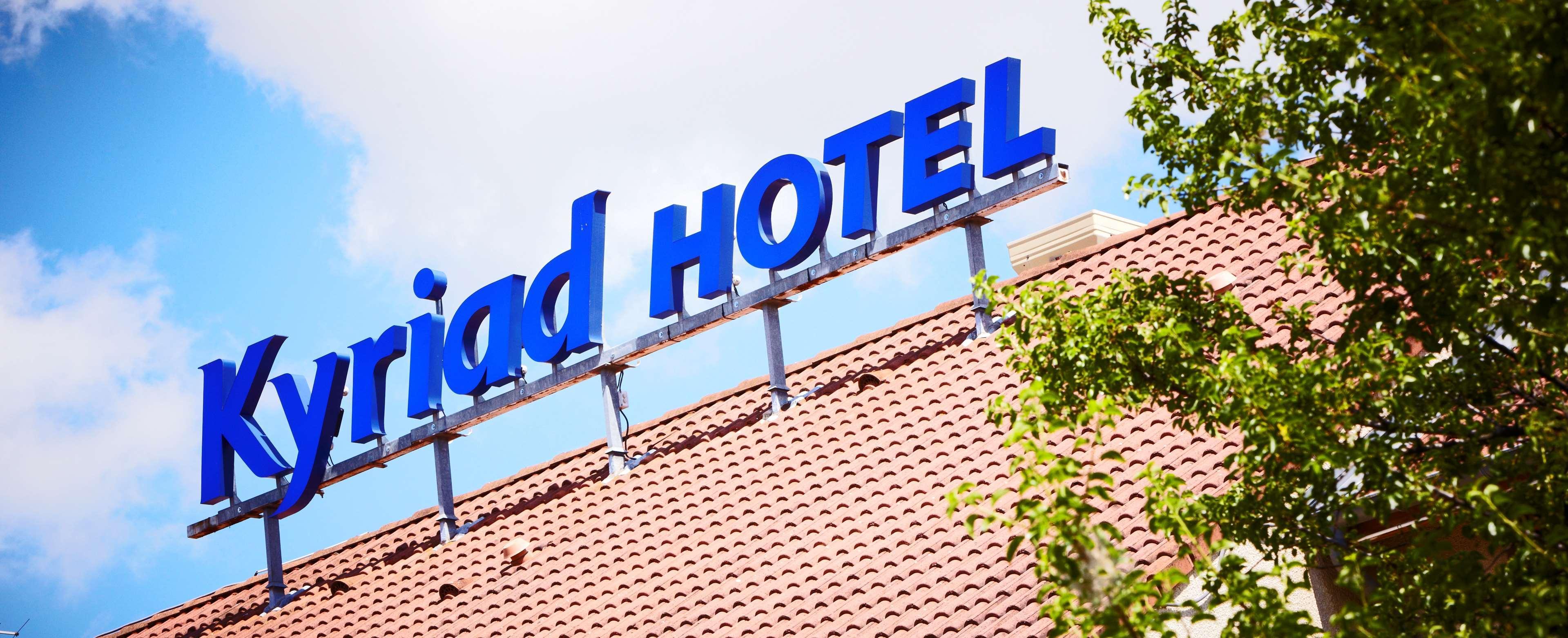 Kyriad Sadurengas Hotel Tanah Grogot Buitenkant foto