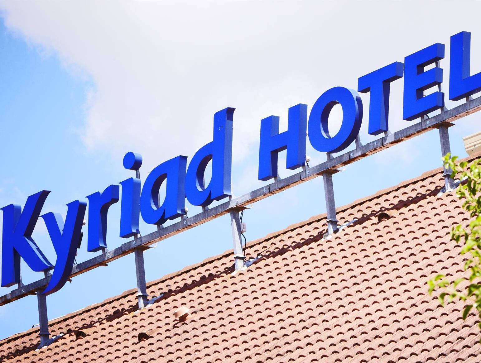 Kyriad Sadurengas Hotel Tanah Grogot Buitenkant foto