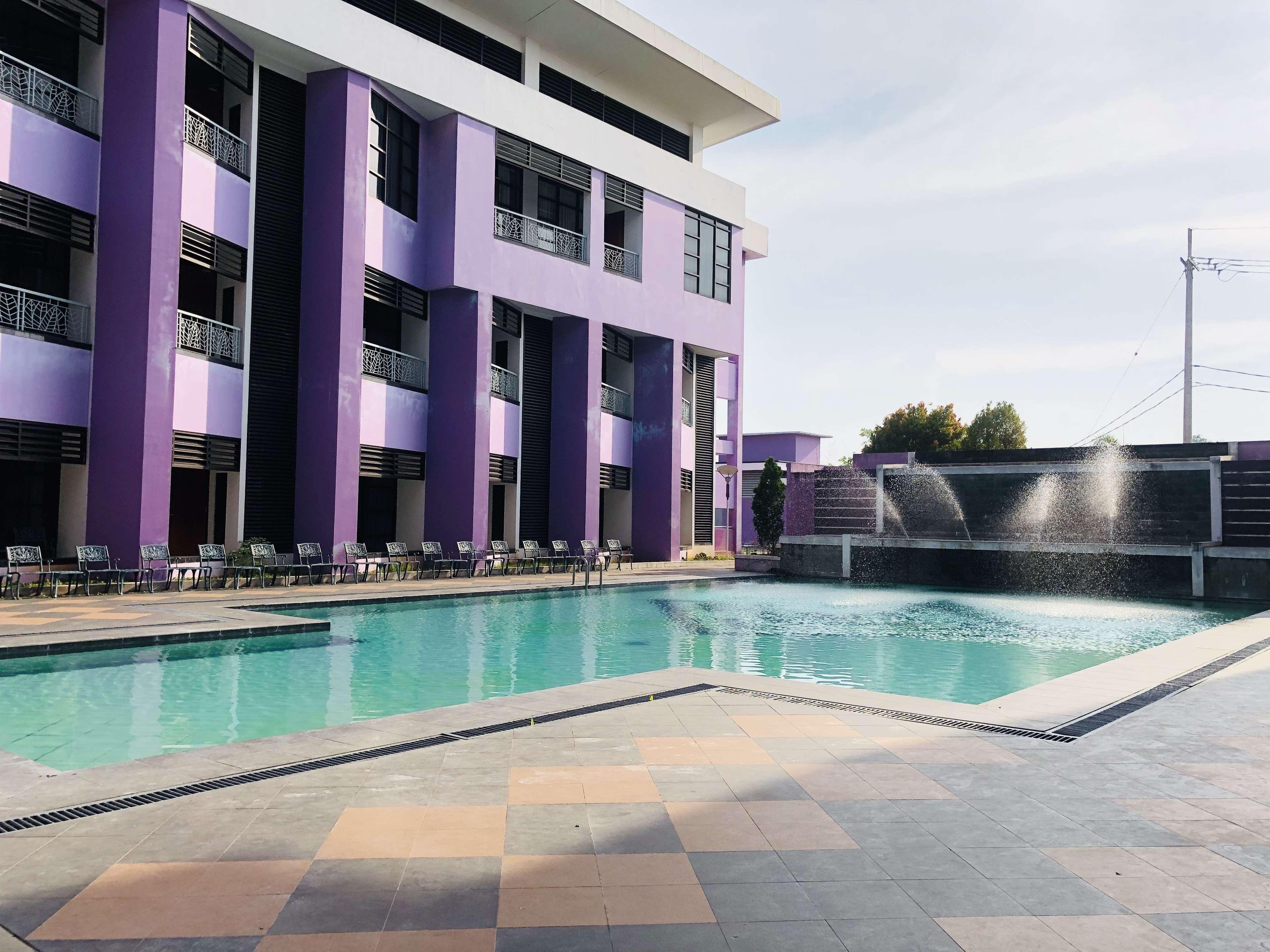 Kyriad Sadurengas Hotel Tanah Grogot Buitenkant foto